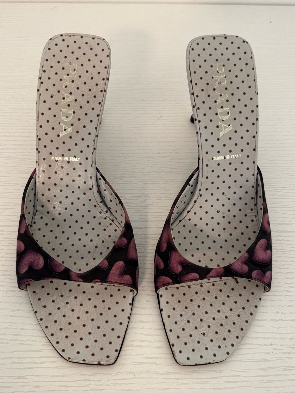 Prada EU 40 SS 2000 Hearts Open Toe Sandals Heels Authentic Vintage Y2K Shoes